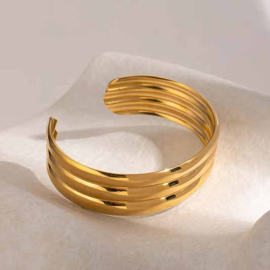 Gold solid bracelet