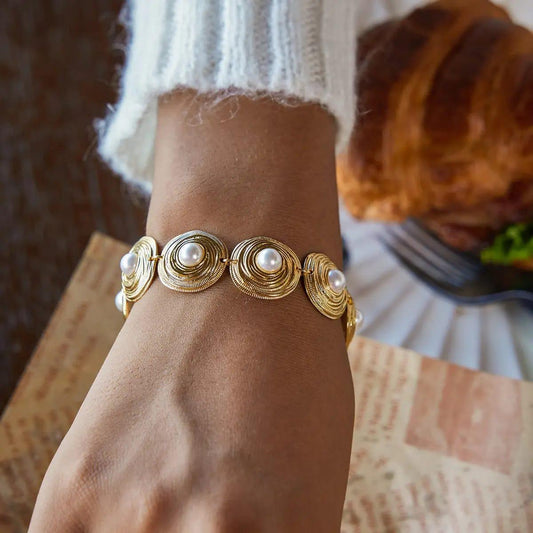 The Pearl Medallion Chain