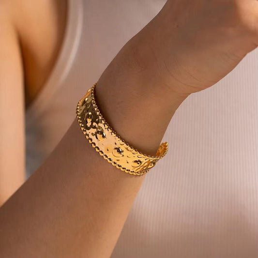 Aurelia Textured Cuff